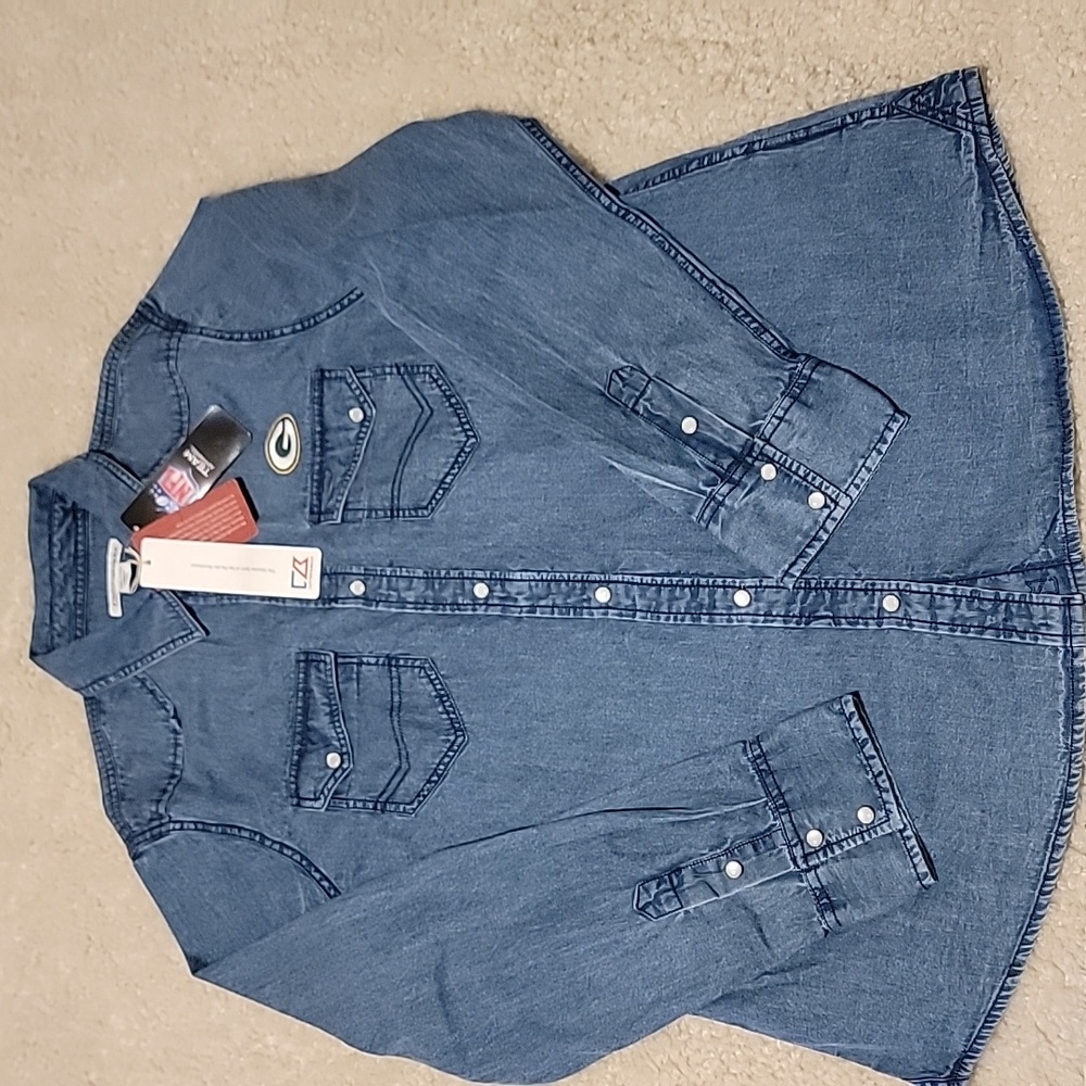 NWT Cutter & Buck Denim      Green Bay Packers Pearl Snap Shirt